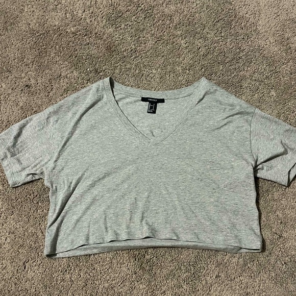 NWOT Gray FOREVER 21 Cropped V-Neck - Picture 1 of 4